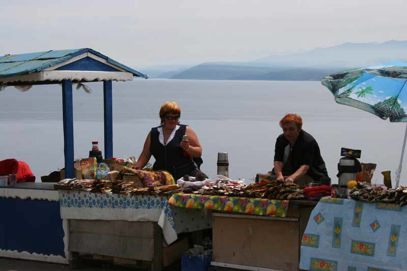 Fischverkuferinnen am Baikalsee