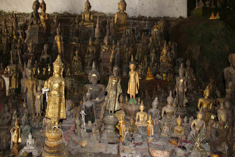 Pak Ou - Hhle voller Buddhastatuen