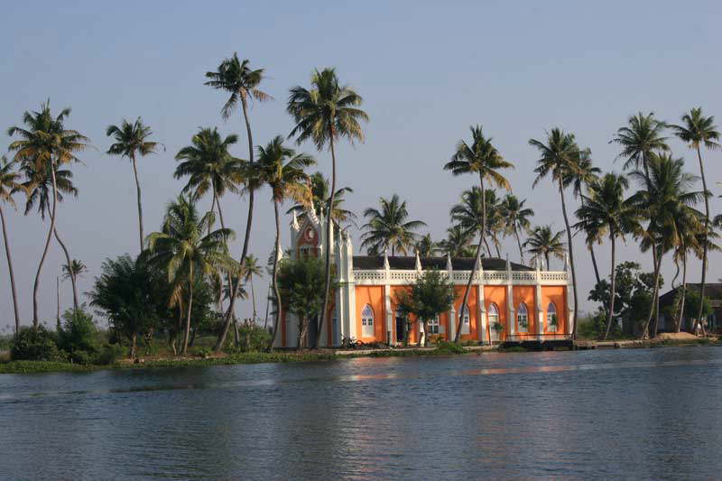 Alappuzha - Kirche in den Backwaters